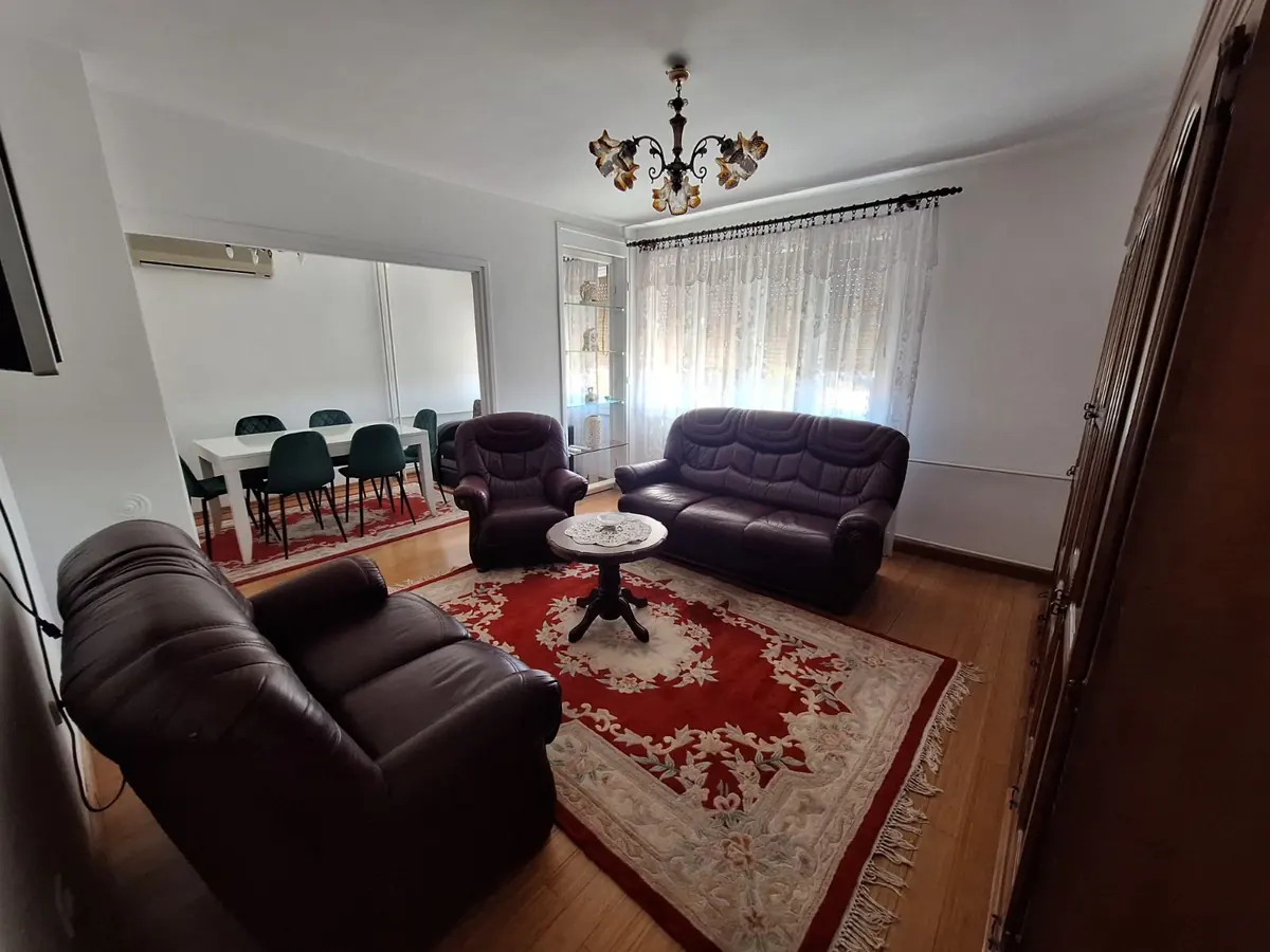 Opremljen stan 48 m² — Nade Tomić