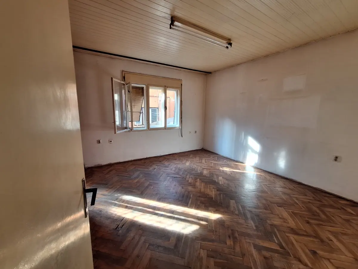 Stan 68 m² sa dve spavaće sobe — Prote Gagulića, Duvanište