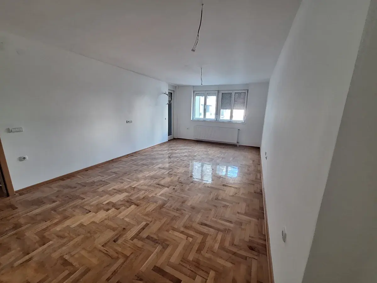 Stan 75 m² — Zetska ulica