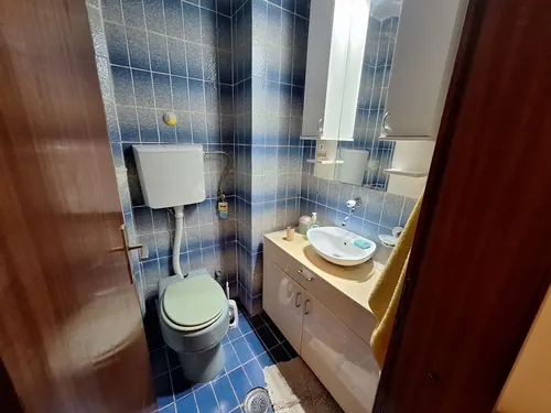 Komforan porodičan stan — fotografija 11