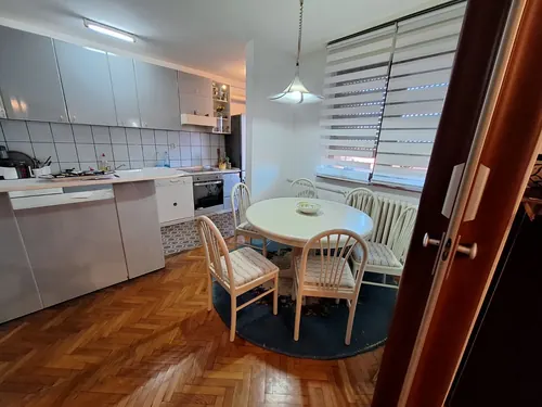 Komforan porodičan stan — fotografija 3