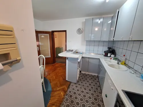 Komforan porodičan stan — fotografija 5