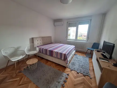 Opremljena garsonjera 26 m² — Jovana Ristića — fotografija 1