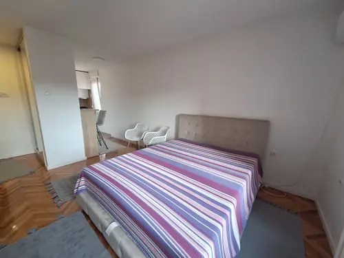 Opremljena garsonjera 26 m² — Jovana Ristića — fotografija 3