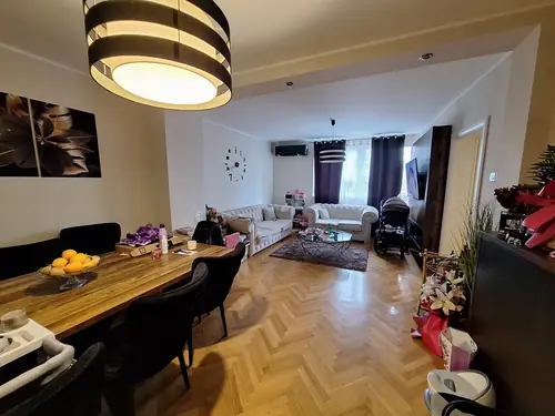 Renoviran četvorosoban stan 90 m² — Jugovićeva — fotografija 1