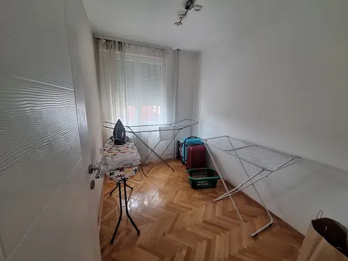Moderno opremljen stan 64 m² — Nade Tomić, centar — fotografija 10