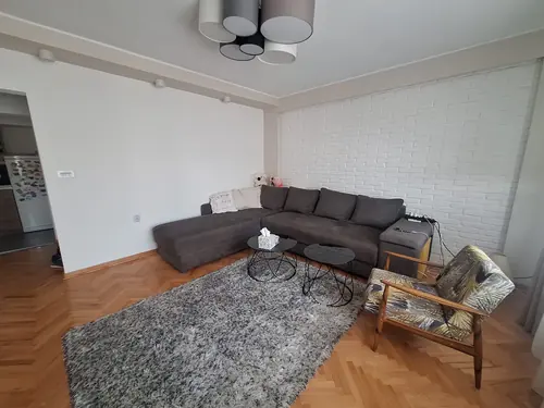 Moderno opremljen stan 64 m² — Nade Tomić, centar — fotografija 2