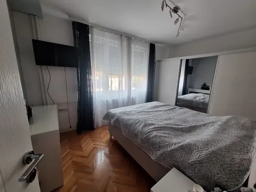 Moderno opremljen stan 64 m² — Nade Tomić, centar — fotografija 5