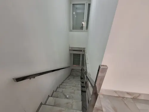 Poslovni prostor 140 m² — Obrenovićeva — fotografija 15