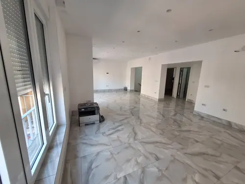 Poslovni prostor 140 m² — Obrenovićeva — fotografija 2