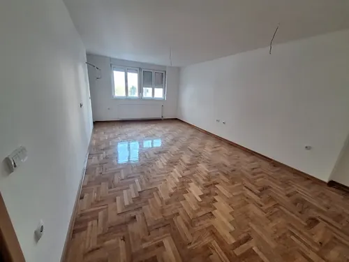 Stan 75 m² — Zetska ulica — fotografija 3