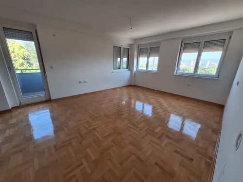 Porodični stan 94,99 m² — Zetska — fotografija 1