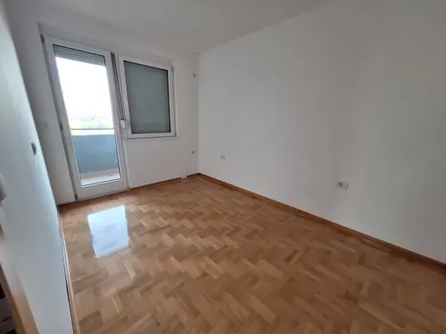 Porodični stan 94,99 m² — Zetska — fotografija 4